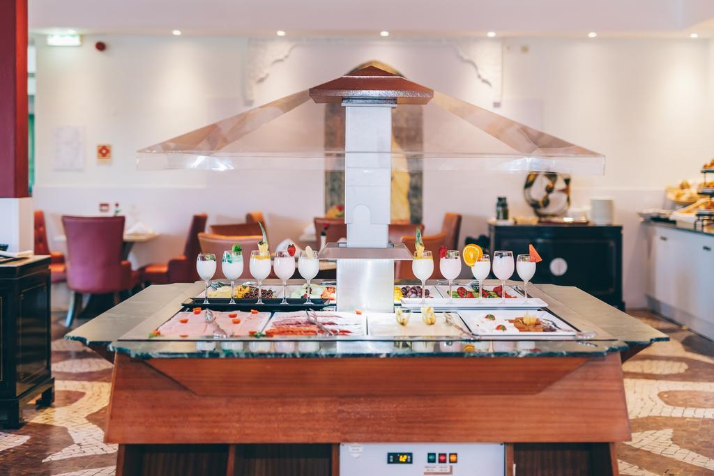 Hotel apartamentowy Grand Muthu Da Oura